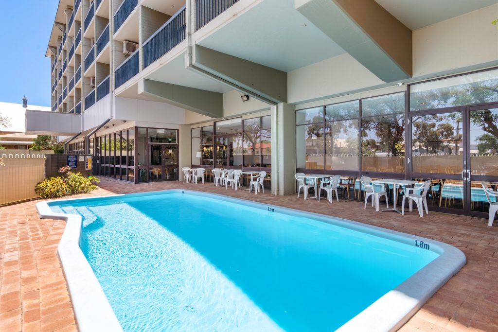 Kalgoorlie Plaza Hotel swimming pool