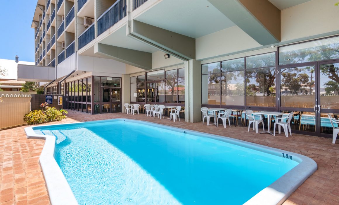 Kalgoorlie Plaza Hotel swimming pool